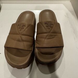 Women's tan  Quilted Slide Sandals